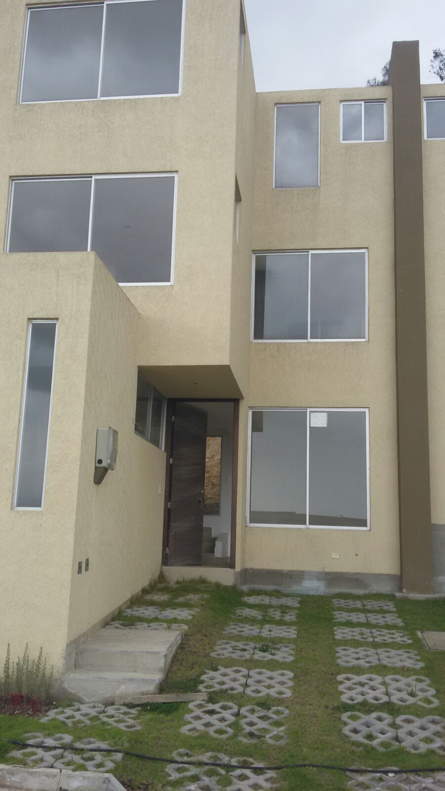 Casa de venta sector Simon Bolivar - Universidad Internacional