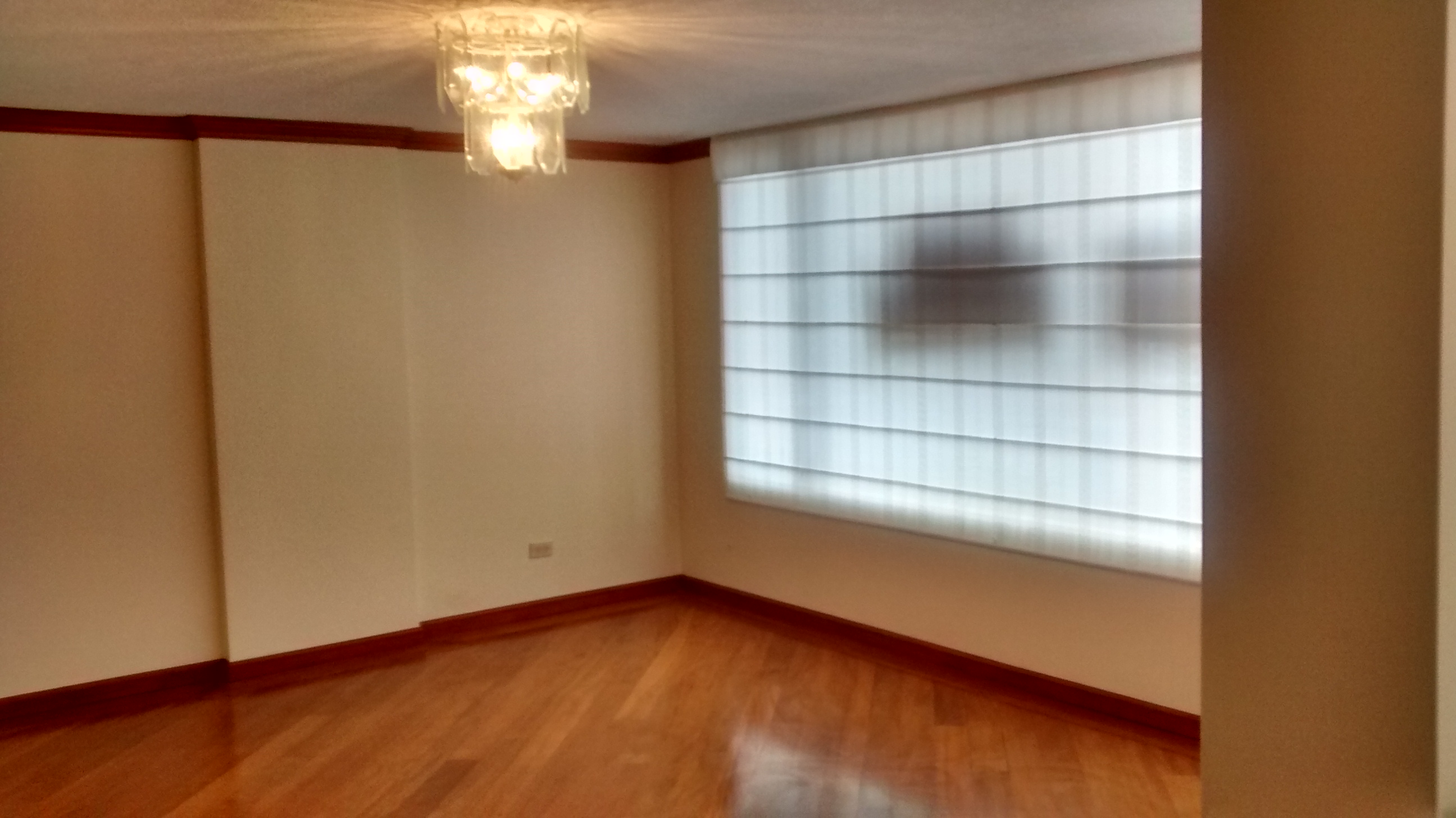 APARTAMENTO SIN MUEBLES SECTOR CAROLINA