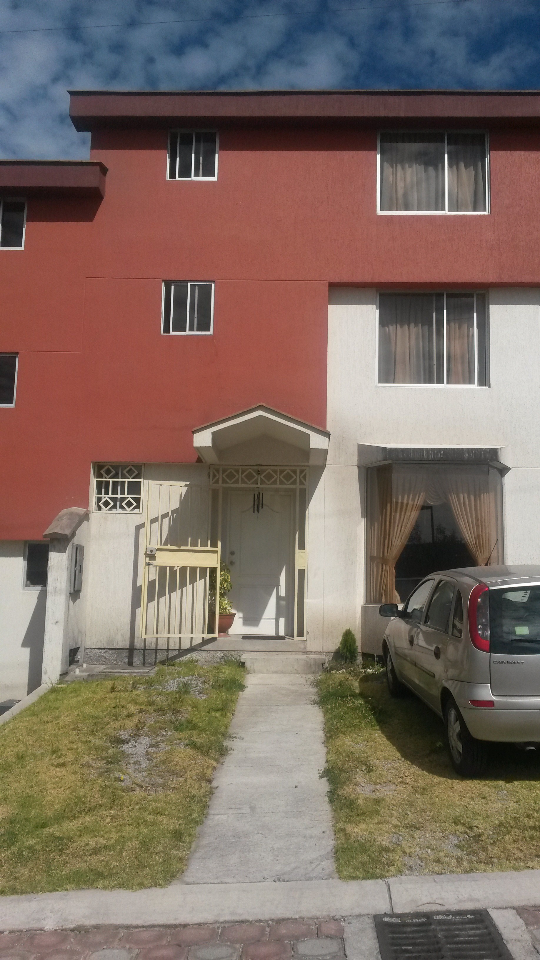 LINDA CASA EN CONJUNTO