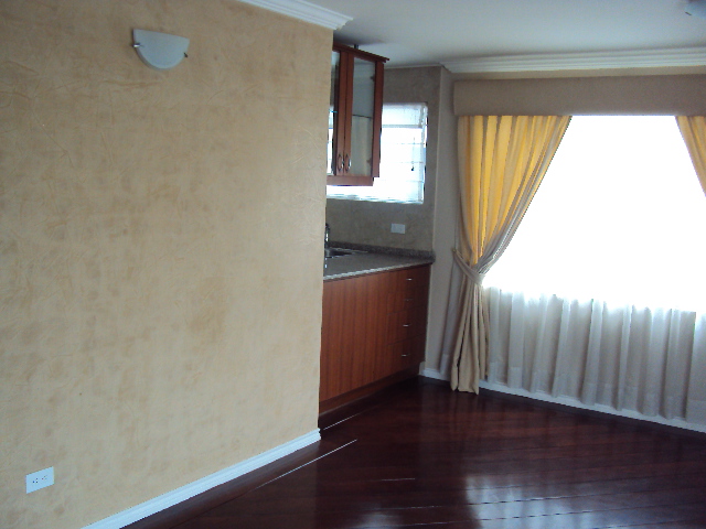 RepÃºblica del Salvador, departamento de arriendo dos dormitorios con balcÃ³n