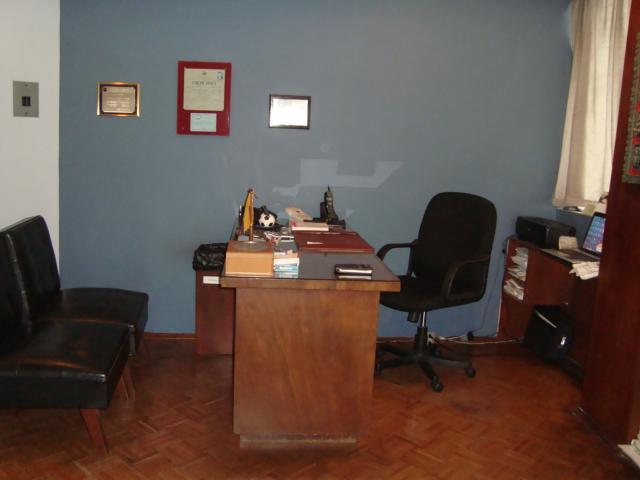 Bonita Oficina o Consultorio Amoblado 10 de Agosto y Orellana
