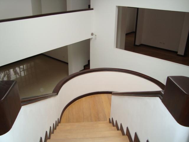 Bonita Casa Urb. Campo Alegre