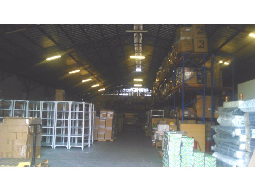 Bodega-GalpÃ³n 1100 m2 alquilo a pocos minutos del Puerto MarÃ­timo, Sur y Centro de la ciudad