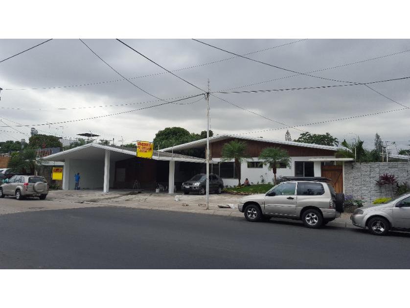 Casa en alquiler en Urdesa Central, Corredor Comercial ideal para Oficina Comercial, local comercial