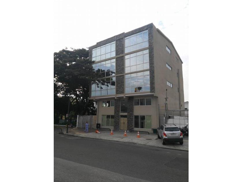 AV FRANCISCO ORELLANA, ALQUILO EDIFICIO CON OFICINAS COMERCIALES 1150 M2
