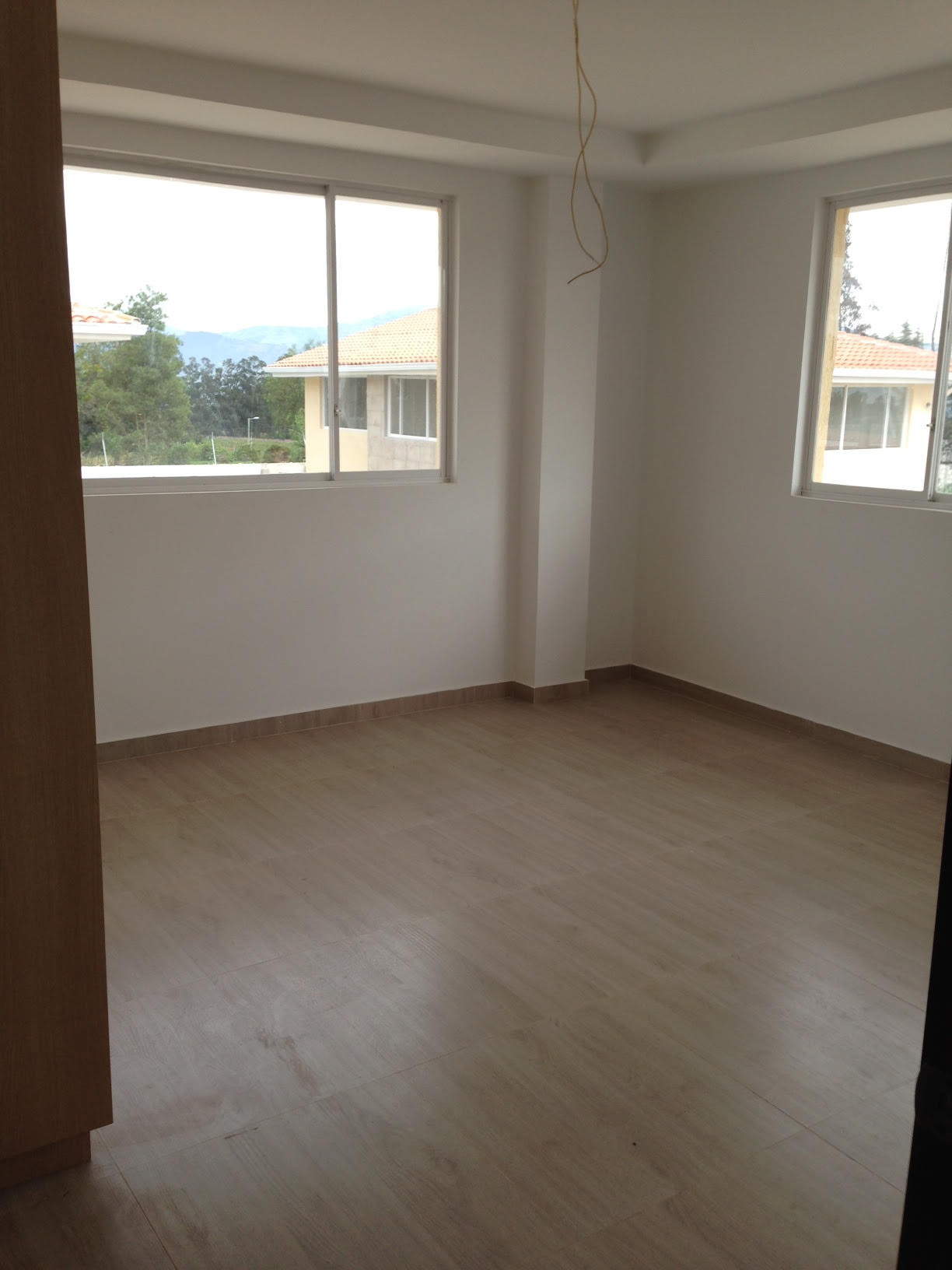 EN PUEMBO - HERMOSA CASA POR ESTRENAR 185 m2