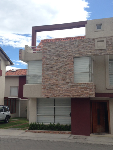 CASA DE VENTA EN CUMBAYA - 150 m2 DE CONSTRUCCIÃ“N
