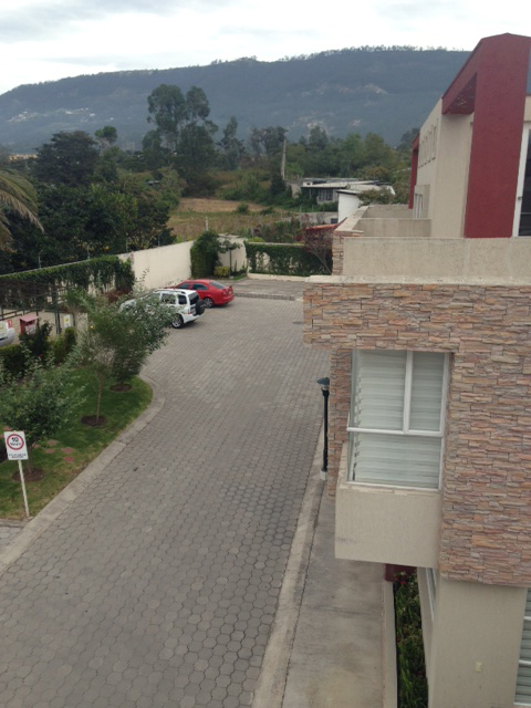 HERMOSA CASA DE VENTA EN CUMBAYÃ