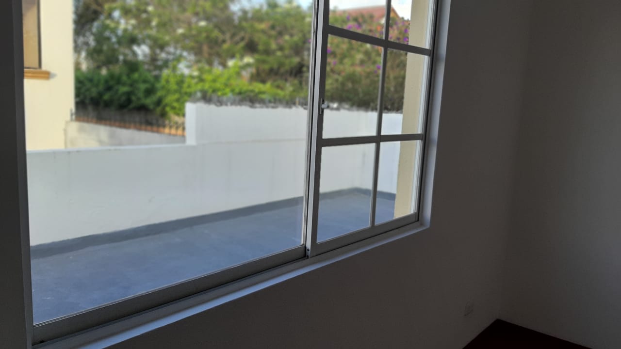 Casa en Venta o Alquiler en CalderÃ³n, Sector Vilcabamba: Â¡A Estrenar!